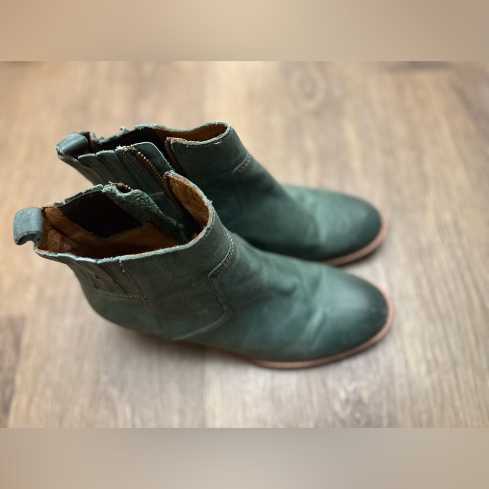 Sofft Teal Leather Ankle Ardmore Booties - Picture 4 of 9